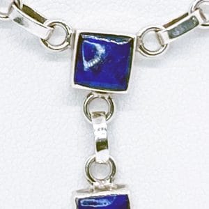 Semicollar bisel mini cuadrado en lapislázuli